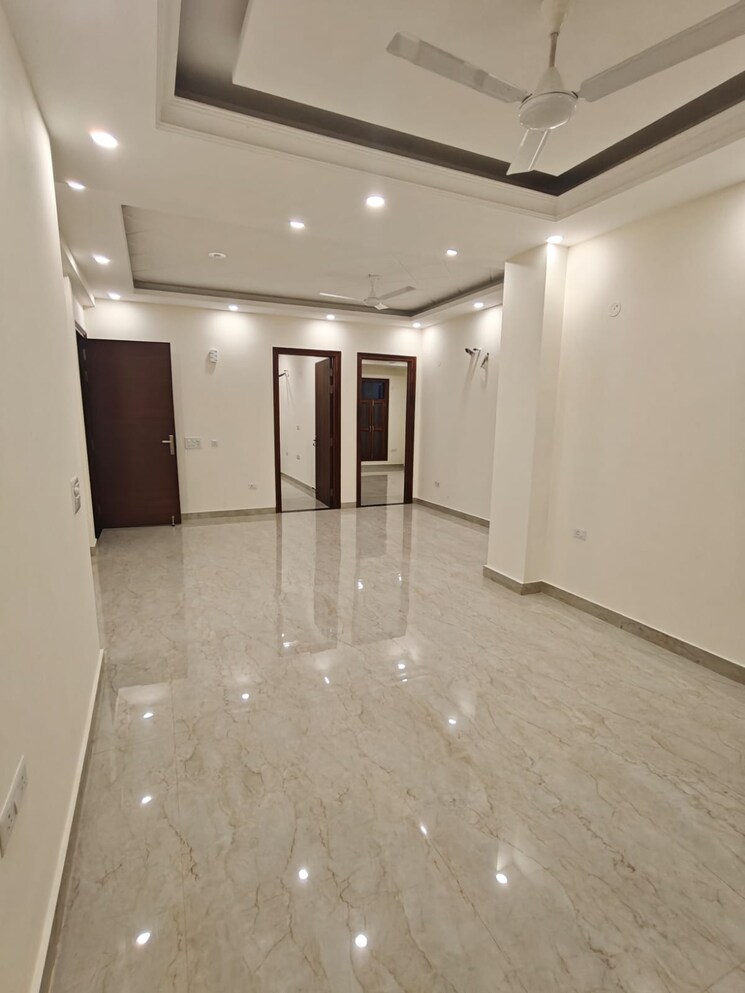 Room, dlf phase i 3 Bedroom 1350 Sq.Ft. Builder Floor In Dlf Phase I Gurgaon 9417121