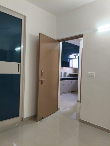 Room in 4 BHK Builder Floor at Dlf Phase I – for Rent