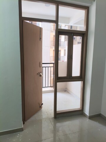 Room in 4 BHK Builder Floor at Dlf Phase I – for Rent