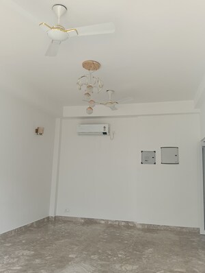 Room in 4 BHK Apartment at SS Linden, Sector 84 – for Rent