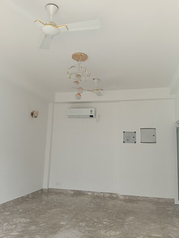 Room in 4 BHK Apartment at SS Linden, Sector 84 – for Rent