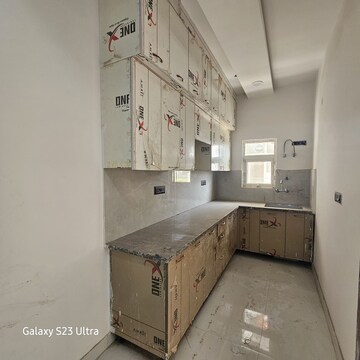 Kitchen in 3 BHK Builder Floor at Dlf Phase I – for Rent