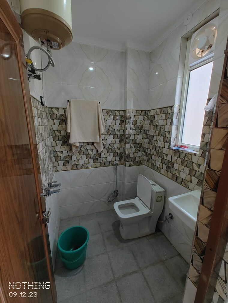 Bathroom, dlf-city-phase-iii Pg For Boys & Girls In Sector 24 9417353