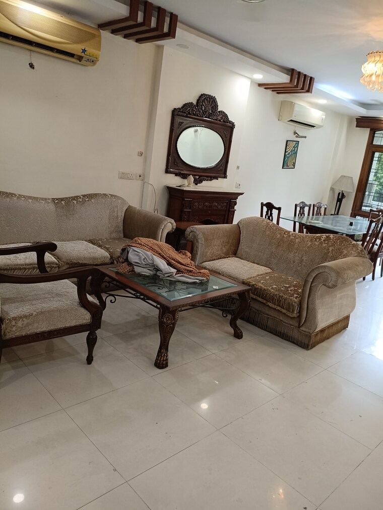 Gym, new friends colony 6 Bedroom 500 Sq.Yd. Independent House In New Friends Colony Delhi 9417422
