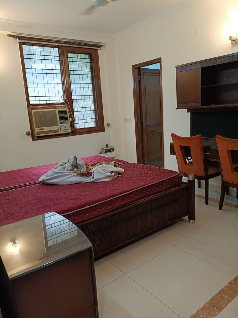 Bedroom, new friends colony 6 Bedroom 500 Sq.Yd. Independent House In New Friends Colony Delhi 9417422