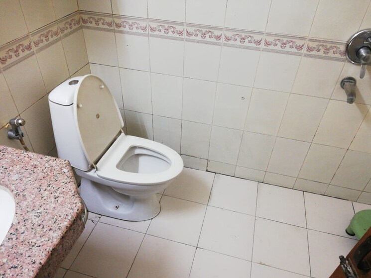 Bathroom, penta-homes 2 Bedroom 1300 Sq.Ft. Apartment In Vip Road Zirakpur 9417397