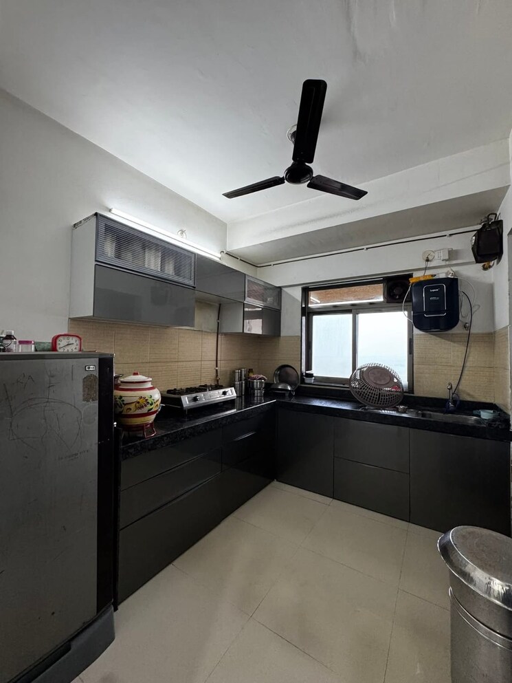 Kitchen, lodha-splendora 3 Bedroom 1005 Sq.Ft. Apartment In Ghodbunder Road Thane 9417304