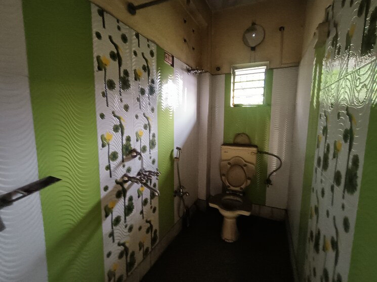 Bathroom, kolkatta gpo 6+ Bedroom 3500 Sq.Ft. Apartment In Kolkatta Gpo Kolkata 9417468