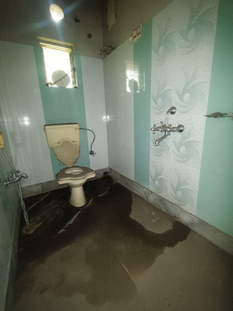 Attached Bathroom, kolkatta gpo 6+ Bedroom 3500 Sq.Ft. Apartment In Kolkatta Gpo Kolkata 9417468