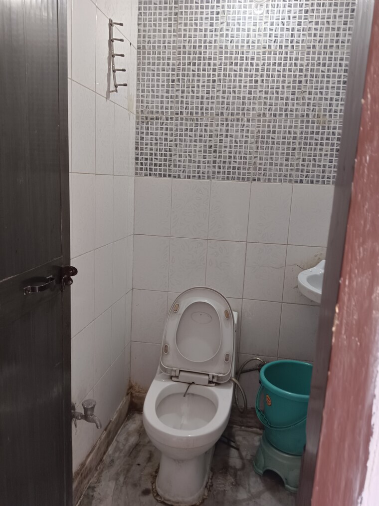 Bathroom, lajpat nagar 4 Studio 311 Sq.Ft. Builder Floor In Lajpat Nagar 4 Delhi 9417489