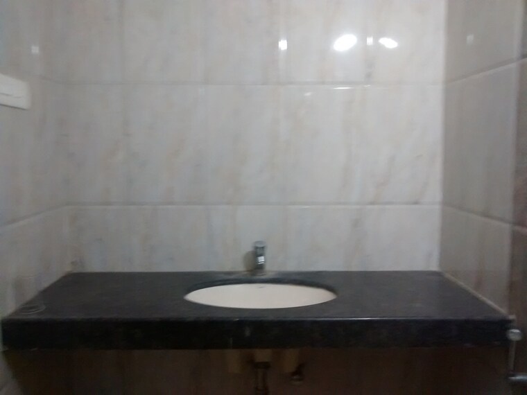 Bathroom, om-faith 2 Bedroom 1000 Sq.Ft. Apartment In Balewadi Pune 9417410