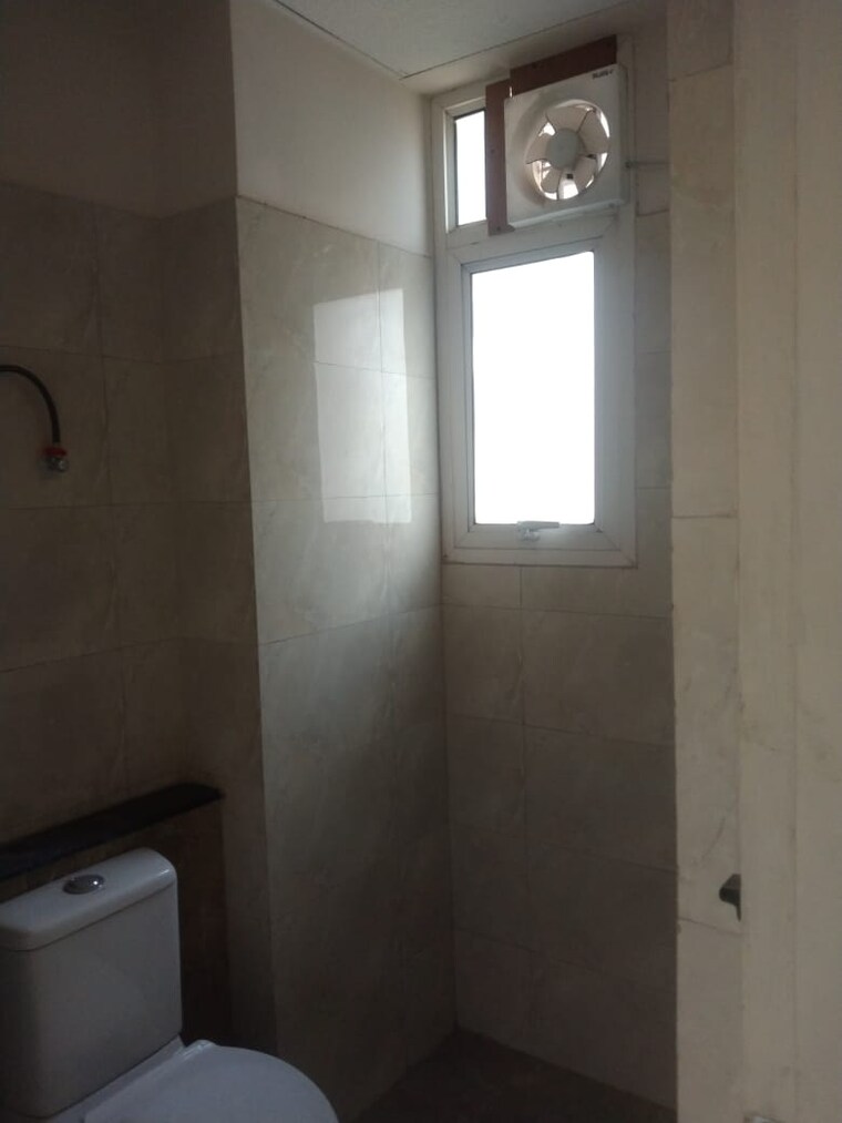 Bathroom, wave-dream-homes 2 Bedroom 841 Sq.Ft. Apartment In Wave City Ghaziabad 9417503
