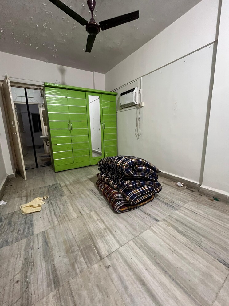 Room, goregaon west 1 Bedroom 480 Sq.Ft. Builder Floor In Goregaon West Mumbai 9417458