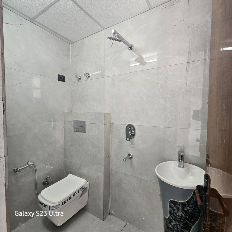 Bathroom, dlf phase i 4 Bedroom 2845 Sq.Ft. Builder Floor In Dlf Phase I Gurgaon 9417442
