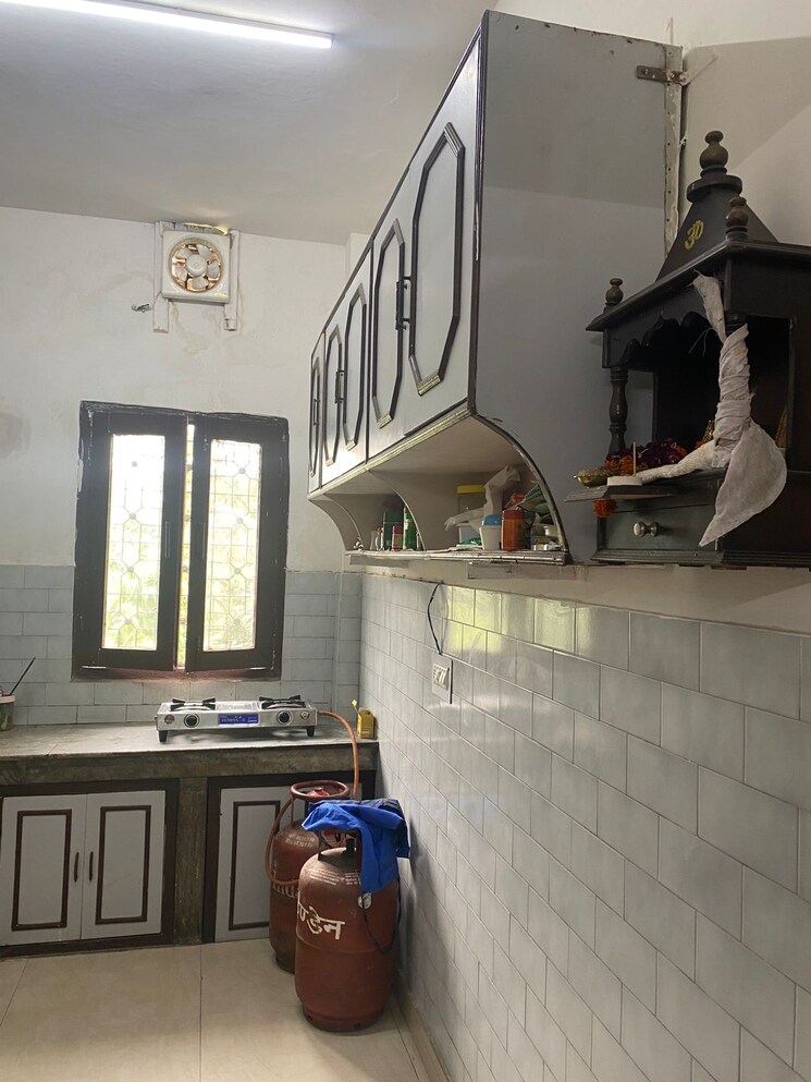 Kitchen, greater kailash 1 Bedroom 900 Sq.Ft. Builder Floor In Greater Kailash Delhi 9417611