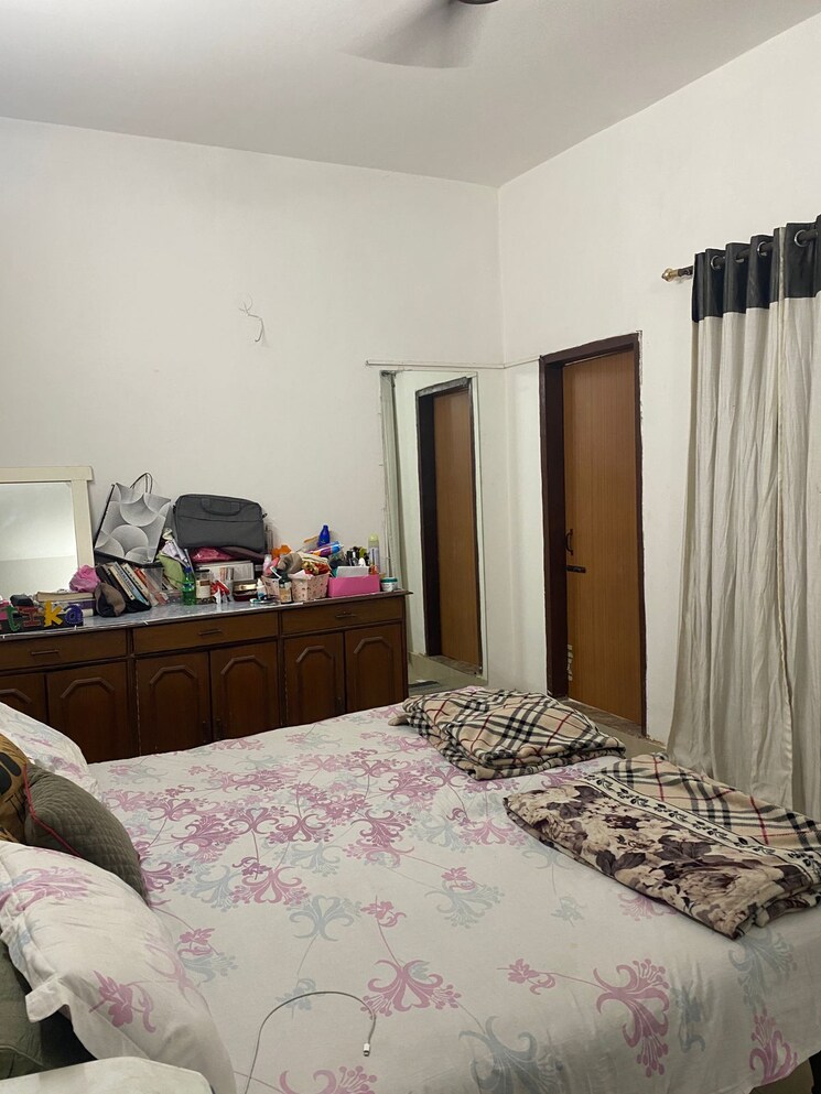 Bedroom, greater kailash 1 Bedroom 900 Sq.Ft. Builder Floor In Greater Kailash Delhi 9417611