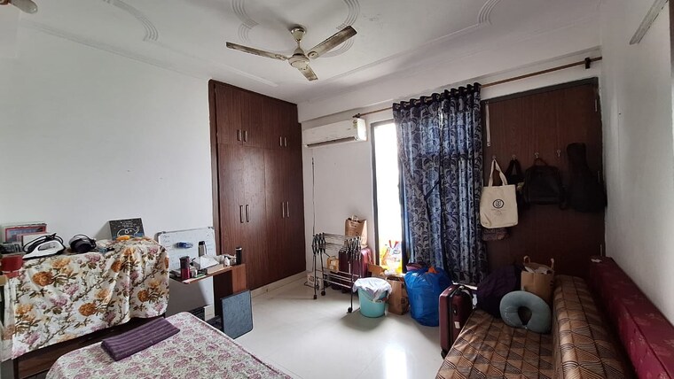 Living Room, dlf phase i 1 Bedroom 500 Sq.Ft. Builder Floor In Dlf Phase I Gurgaon 9417156
