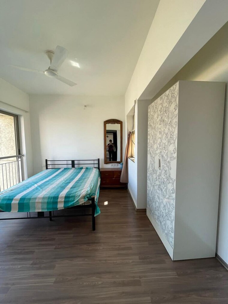 Bedroom, lodha-splendora 3 Bedroom 1005 Sq.Ft. Apartment In Ghodbunder Road Thane 9417592