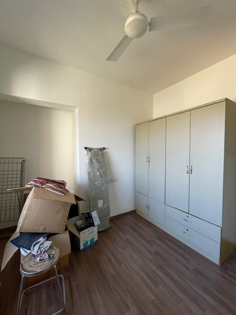 Bedroom, lodha-splendora 3 Bedroom 1005 Sq.Ft. Apartment In Ghodbunder Road Thane 9417592