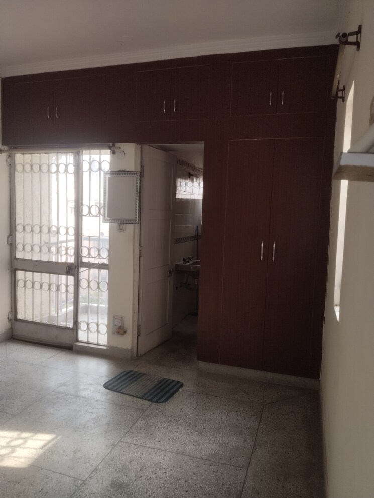 Room, sarita vihar 2 Bedroom 1150 Sq.Ft. Apartment In Sarita Vihar Delhi 9417646