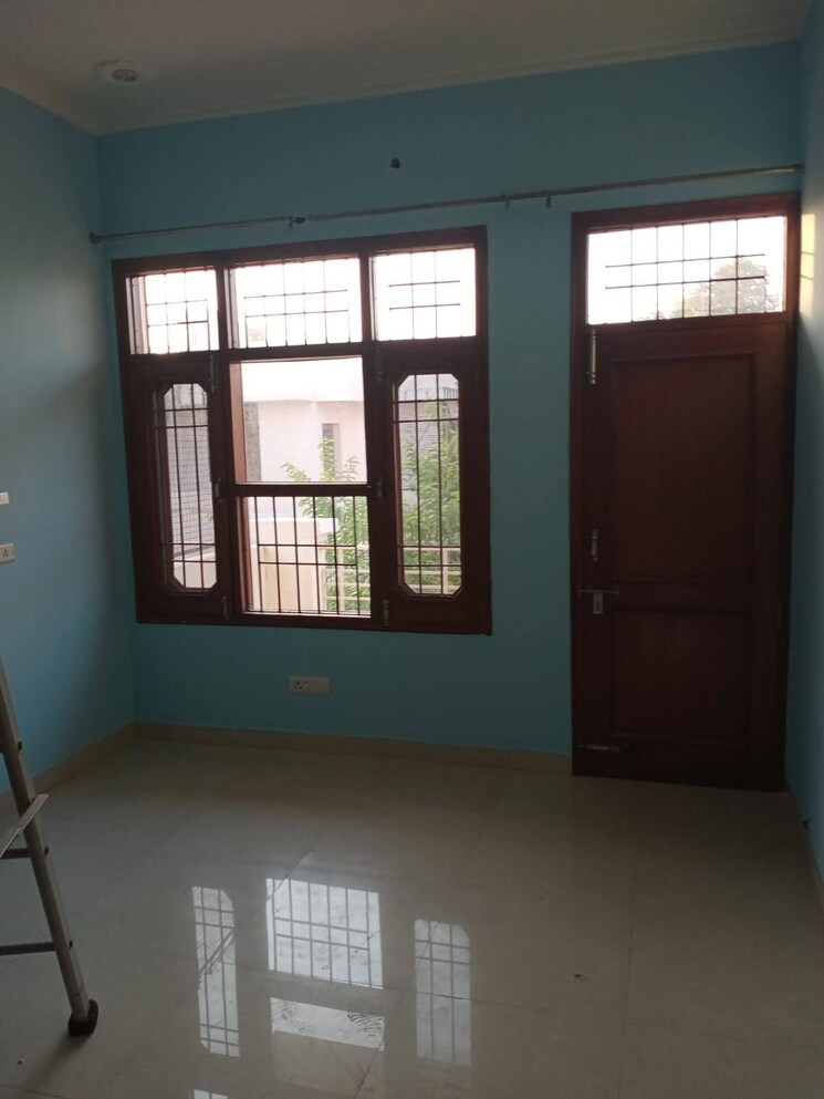 Bedroom, sector 15 3 Bedroom 2500 Sq.Ft. Independent House In Sector 15 Panchkula 9417641