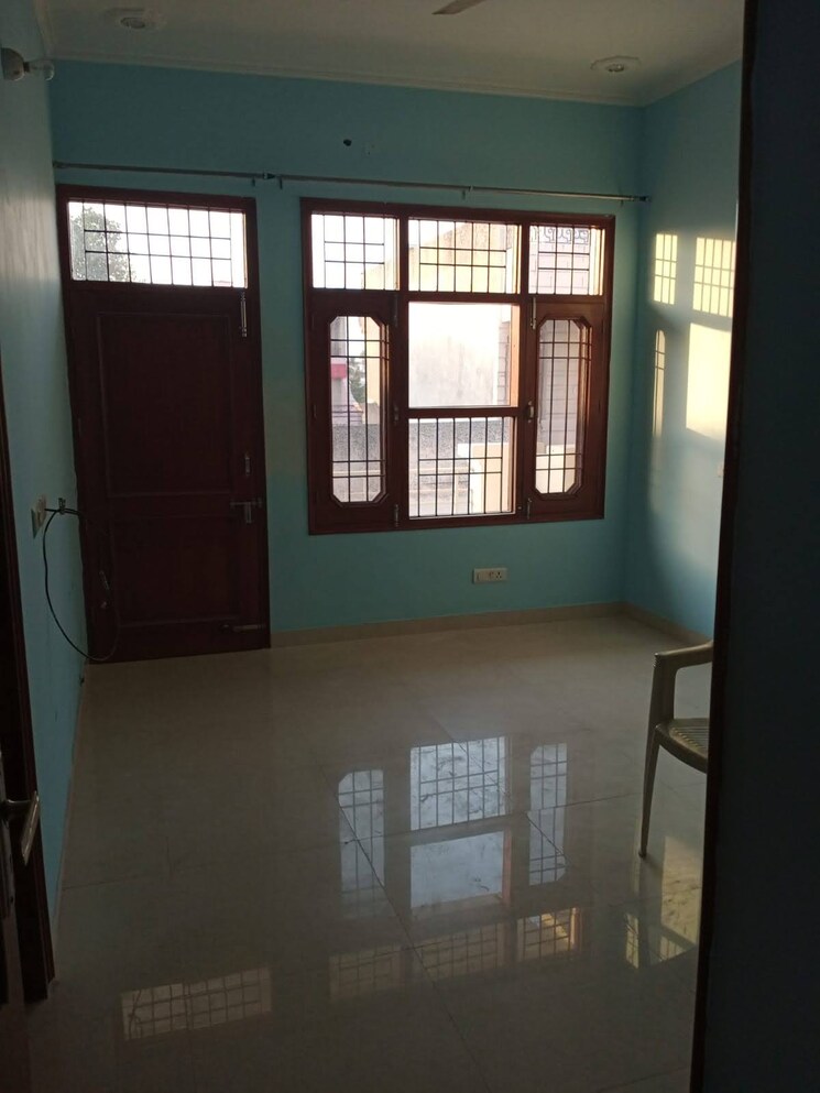 Bedroom, sector 15 3 Bedroom 2500 Sq.Ft. Independent House In Sector 15 Panchkula 9417641
