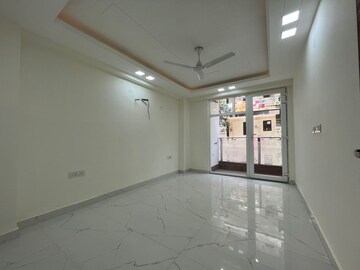 Room in 1 BHK Builder Floor at Chattarpur – for Rent