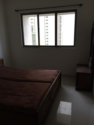 Room in 2 BHK Apartment at Lodha Splendora, Ghodbunder Road – for Rent