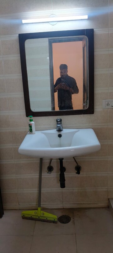 Bathroom in 3.5 BHK Apartment at Mayur Vihar Phase 1 Extension – for Rent