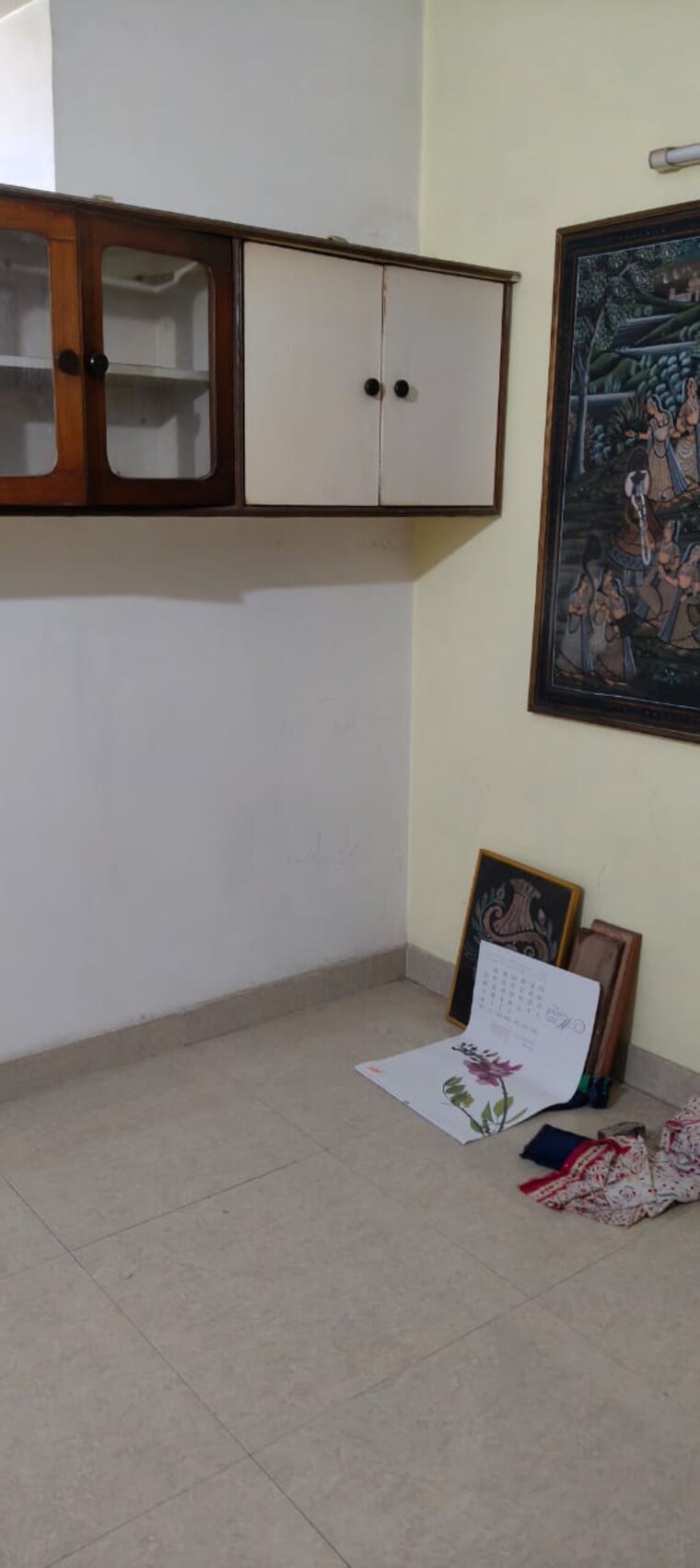 Room, mayur vihar phase 1 extension 3.5 Bedroom 1450 Sq.Ft. Apartment In Mayur Vihar Phase 1 Extension Delhi 9417764