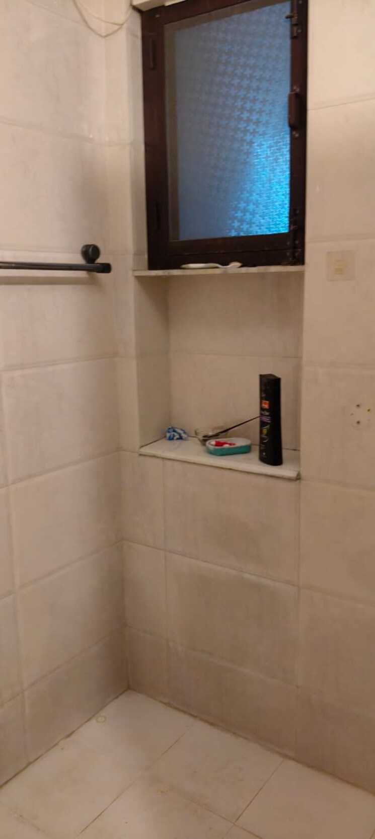 Bathroom, mayur vihar phase 1 extension 3.5 Bedroom 1450 Sq.Ft. Apartment In Mayur Vihar Phase 1 Extension Delhi 9417764