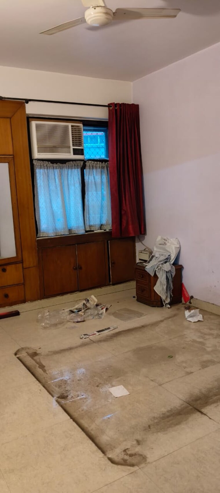 Room, mayur vihar phase 1 extension 3.5 Bedroom 1450 Sq.Ft. Apartment In Mayur Vihar Phase 1 Extension Delhi 9417764