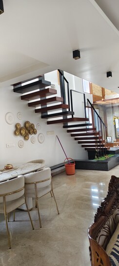 6+ BHK + Pooja Room Apartment For Sale in Halasuru