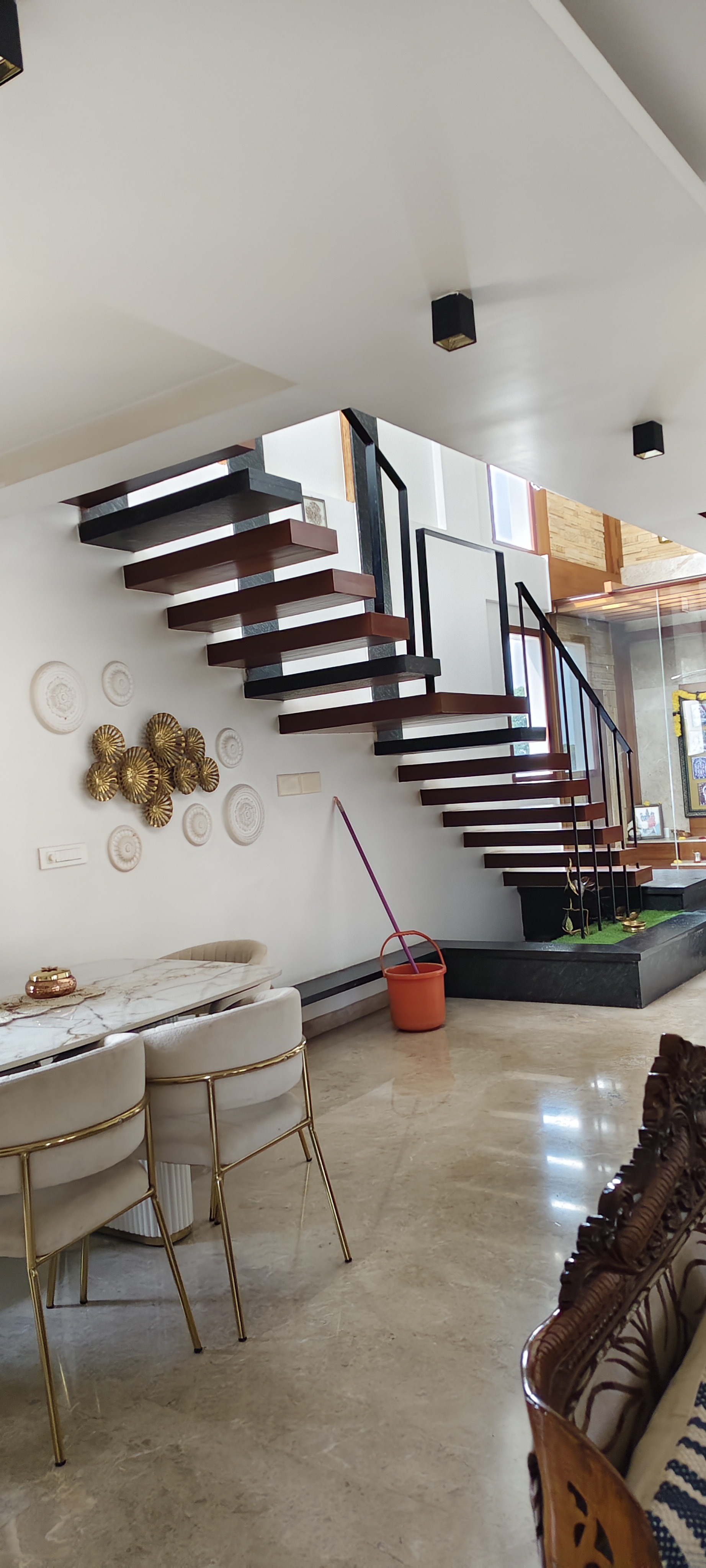 6+ BHK + Pooja Room Apartment For Sale in Halasuru