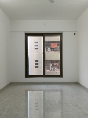 Room in 2 BHK Apartment at Andheri East – for Rent