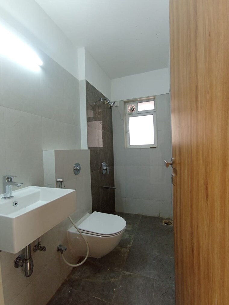 Bathroom, romell-allure 2 Bedroom 567 Sq.Ft. Apartment In Borivali East Mumbai 9417817