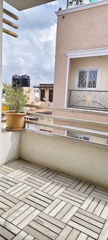 6+ BHK Flat for Sale in Halasuru, Bangalore