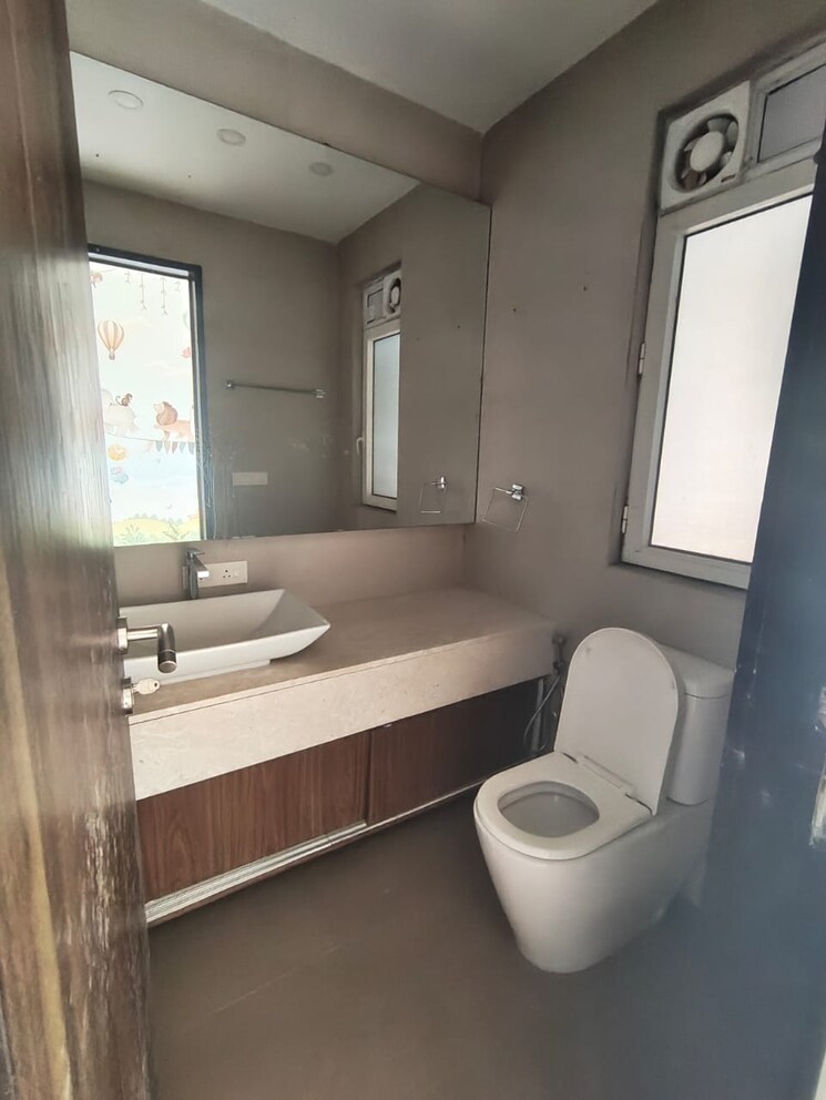 Bathroom, indiabulls-sky 4 Bedroom 2950 Sq.Ft. Apartment In Lower Parel Mumbai 9417927