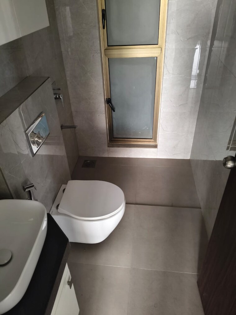 Bathroom, raymond-ten-x-habitat 2 Bedroom 635 Sq.Ft. Apartment In Pokhran Road No Two Thane 9417855