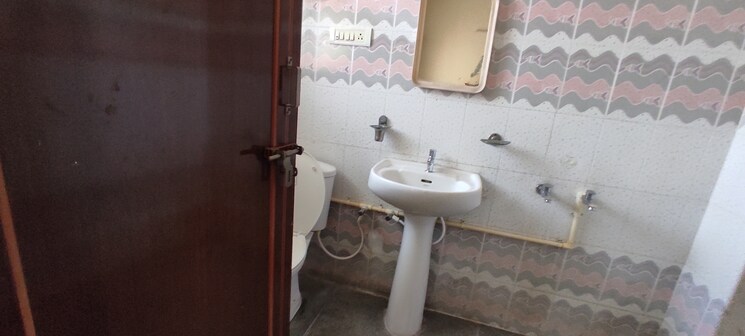 Bathroom, mk-royale 3 Bedroom 2500 Sq.Ft. Apartment In Paanduranga Puram Vizag 9417884