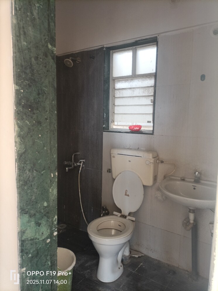 Bathroom, karve nagar 2 Bedroom 1200 Sq.Ft. Apartment In Karve Nagar Pune 9417981