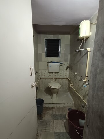 Bathroom in 1 RK Apartment at Bindra Complex, Andheri East – for Rent