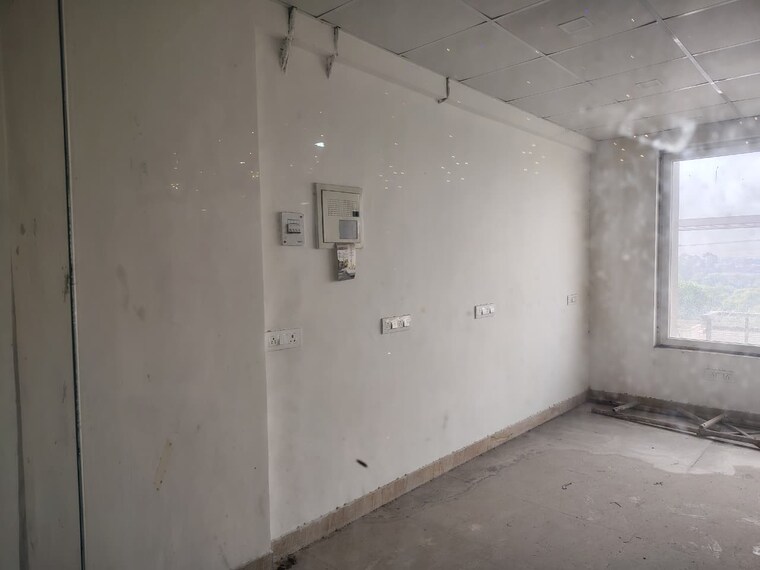Room, puri-81-business-hub Commercial Office Space 325 Sq.Ft. In Sector 81 Faridabad 9417965