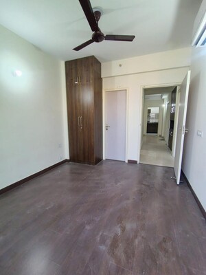 Room in 3 BHK Apartment at Bestech Park View Altura, Sector 79 – for Rent