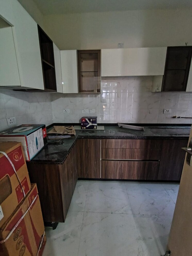 Kitchen, bestech-park-view-altura 3 Bedroom 2150 Sq.Ft. Apartment In Sector 79 Gurgaon 9418062