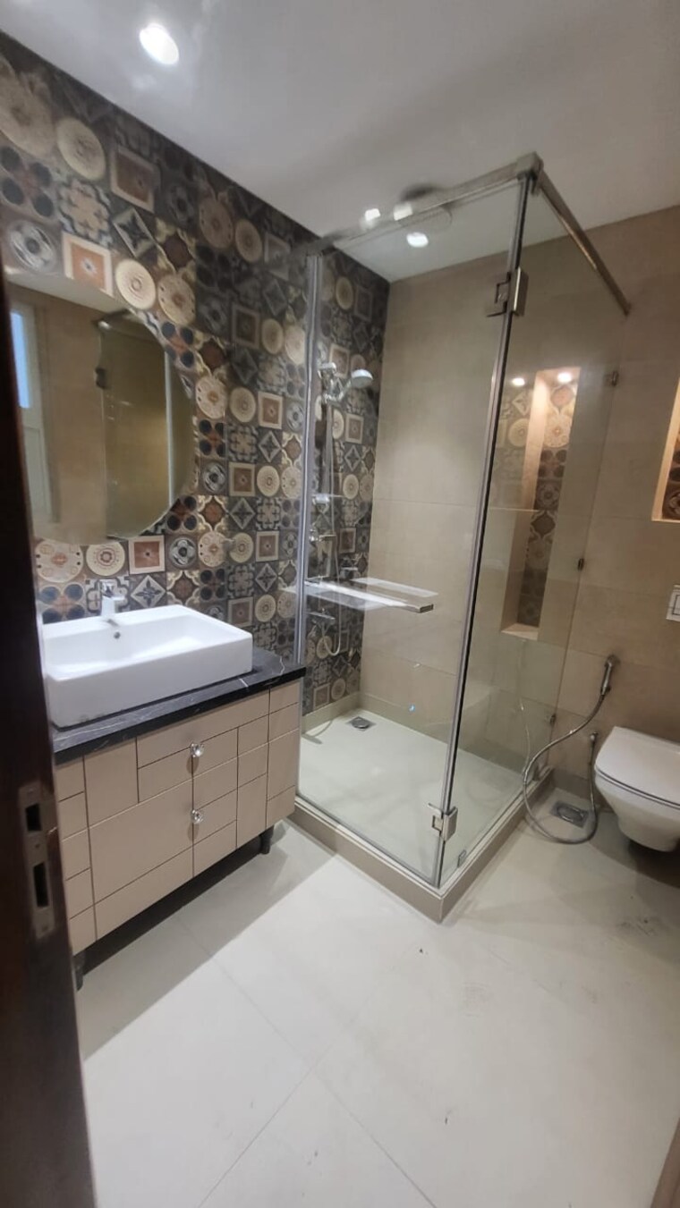 Bathroom, greater kailash ii 4 Bedroom 2700 Sq.Ft. Apartment In Greater Kailash ii Delhi 9417980