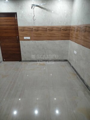 Room in 3 BHK Builder Floor at Sector 16 – for Sale