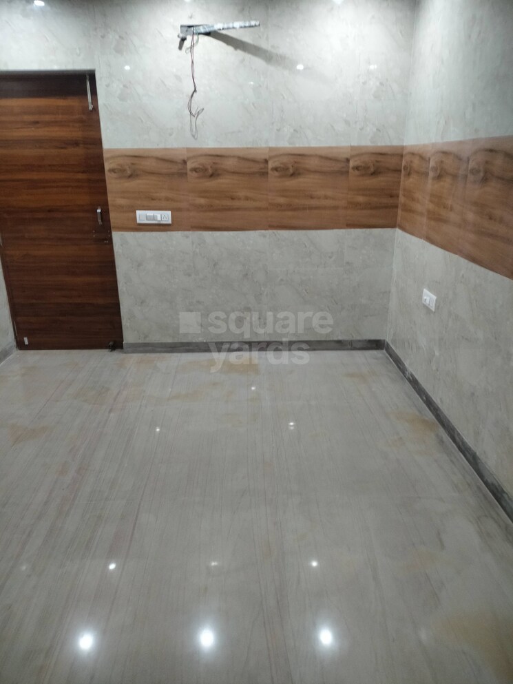 Room, sector 16 3 Bedroom 1920 Sq.Ft. Builder Floor In Sector 16 Faridabad 9418174