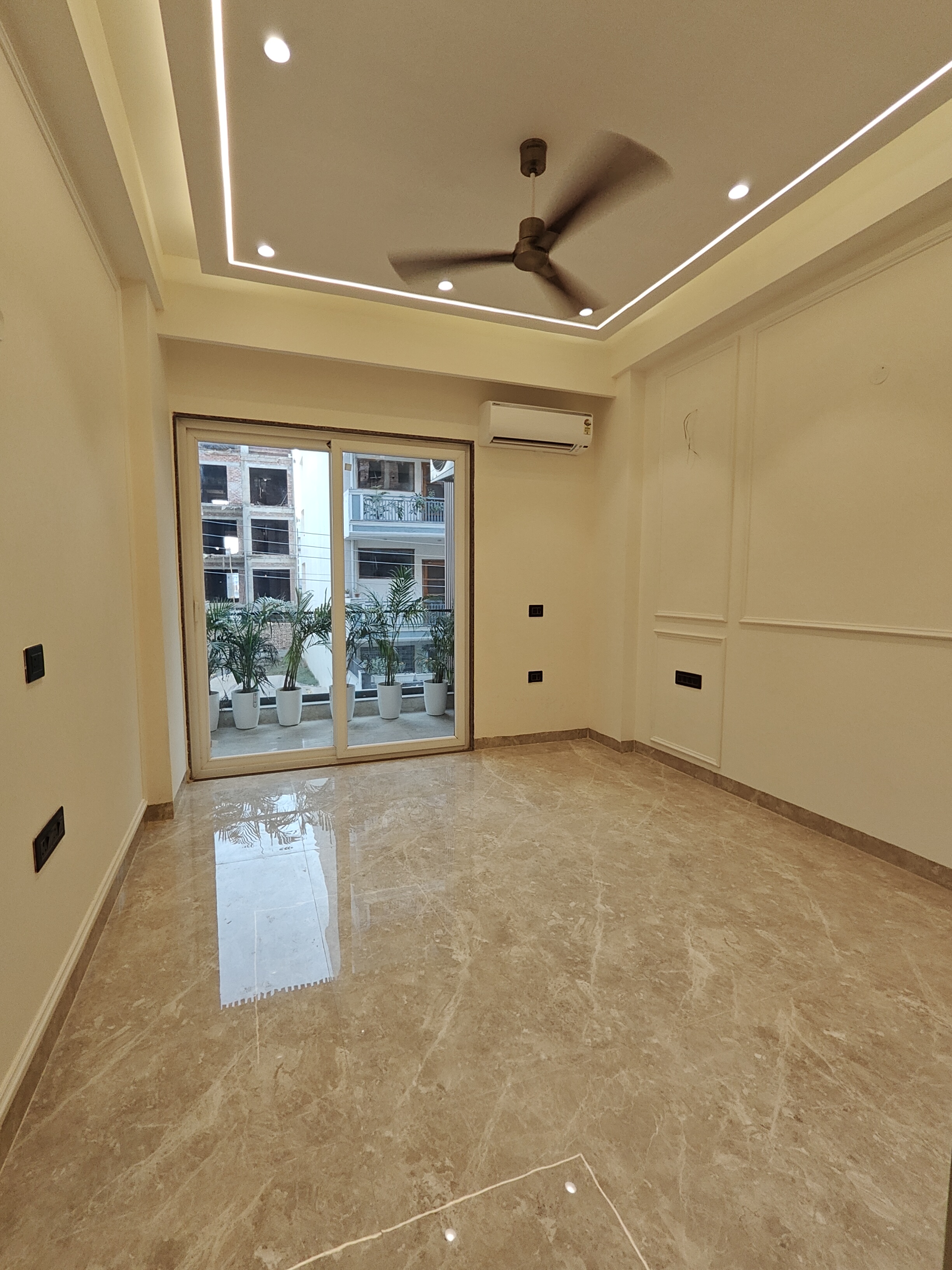 3 BHK 215 Sq.Yd. Builder Floor in Uday Arden 45