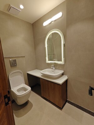 Bathroom in 3 BHK Builder Floor at Uday Arden 45, Sector 45 – for Rent
